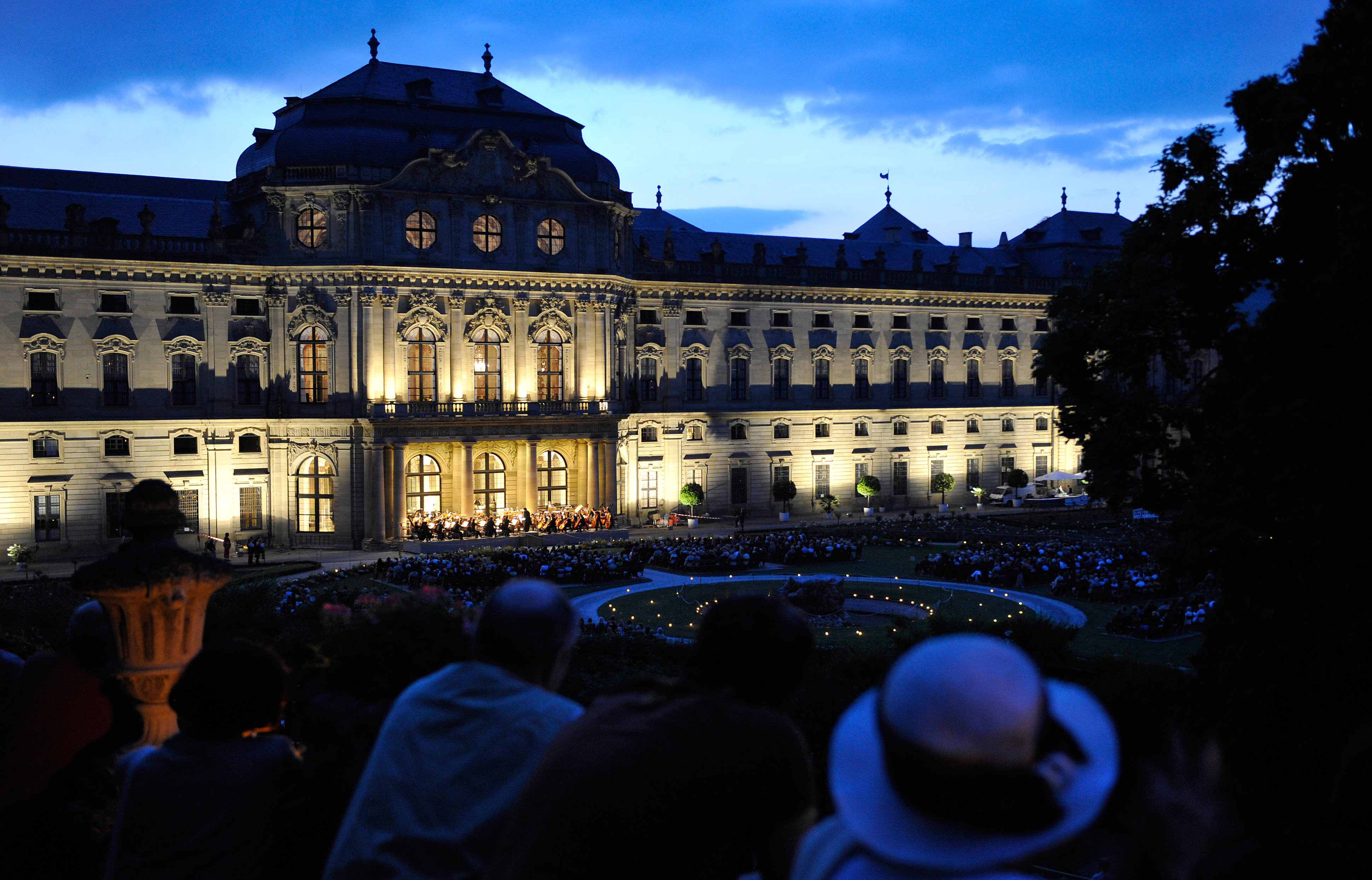 Mozartfest Würzburg: Opern Air-Konzert im Hofgarten der Residenz