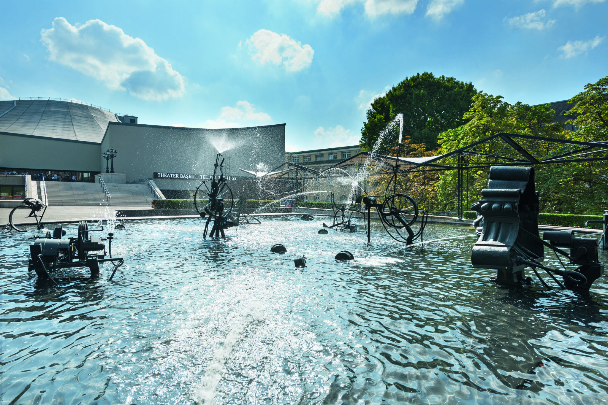 Tinguely-Brunnen vor dem Theater Basel