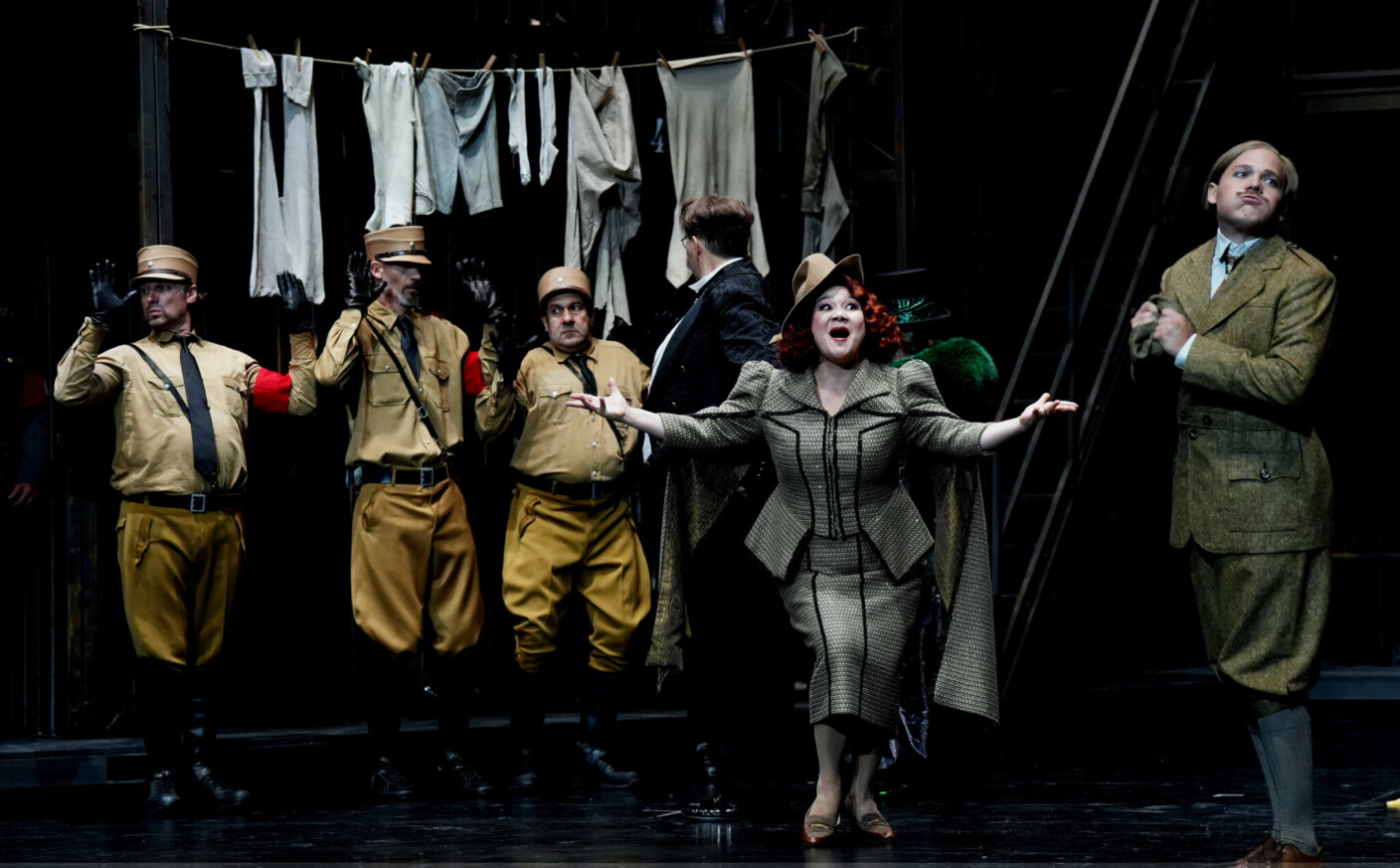 Mit derben Querverweisen: Steffen Hernheims Inszenierung von „Die Fledermaus“ am Theater an der Wien