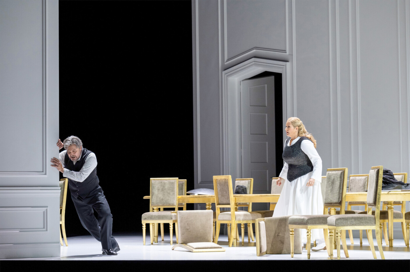 16 Stunden Oper zu Neujahr