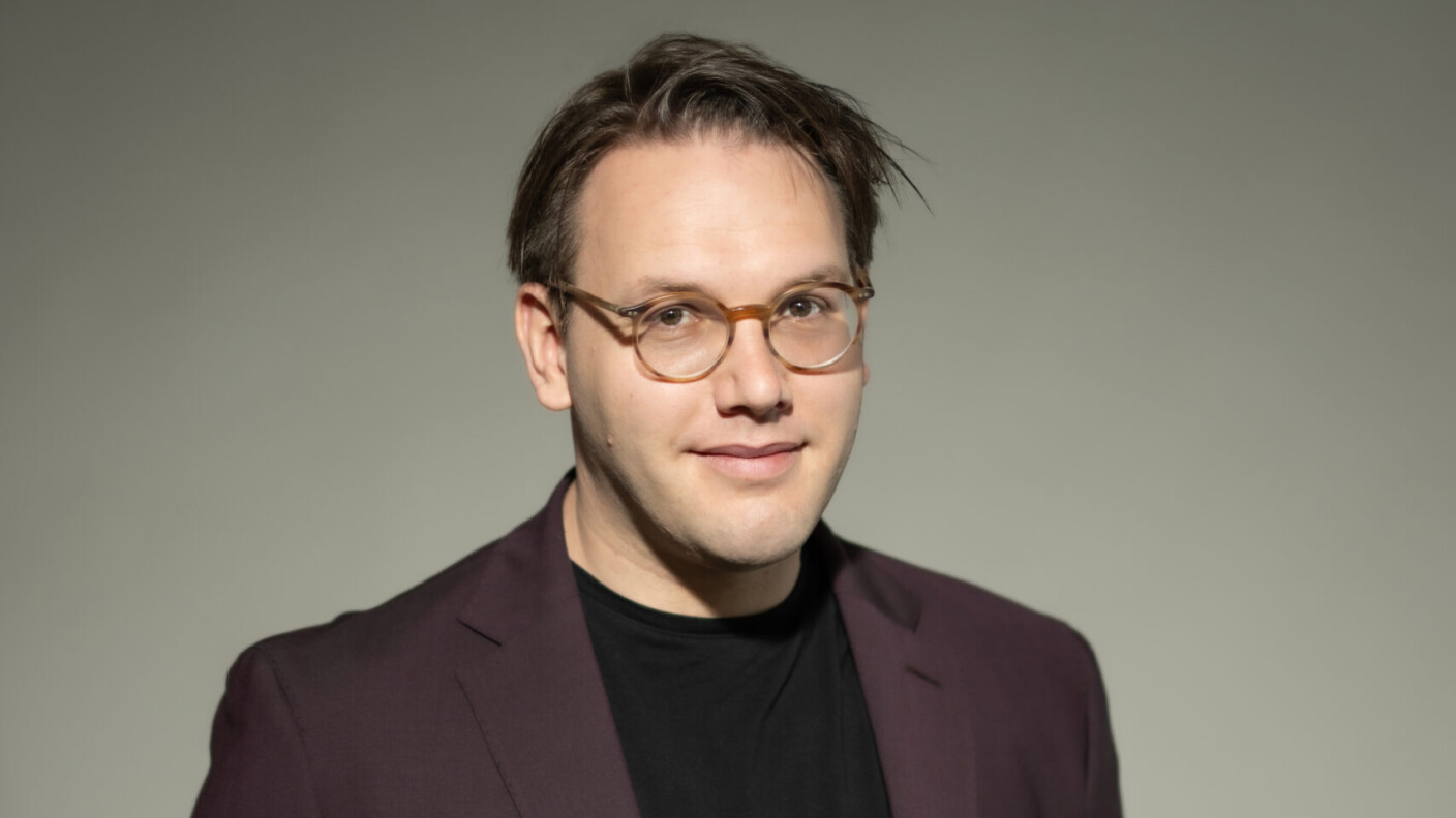 Als Korrepetitor, Dirigent und Assistent von Generalmusikdirektor Florian Ziemen am Theater für Niedersachsen Hildesheim begann Gabriel Venzago seine Karriere
