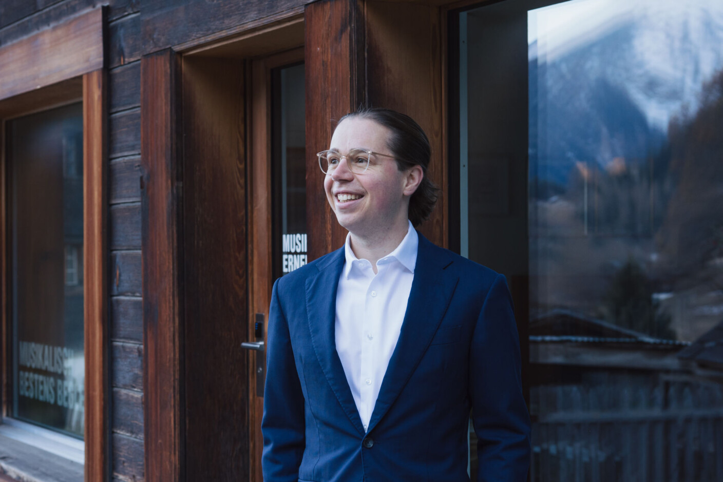 Seit 2026 ist Jonathan Inniger neuer Intendant des Musikdorf Ernen