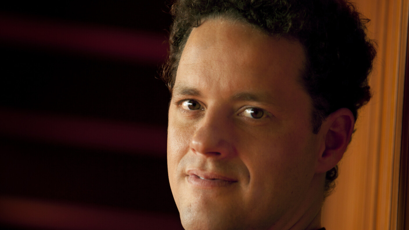 Simon Hewett ist eine der weltweit führenden Ballettetdirigenten